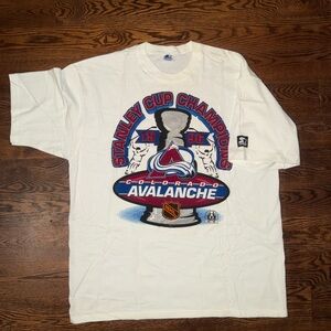 Never worn STARTER Colorado Avalanche White T-Shirt sz XL